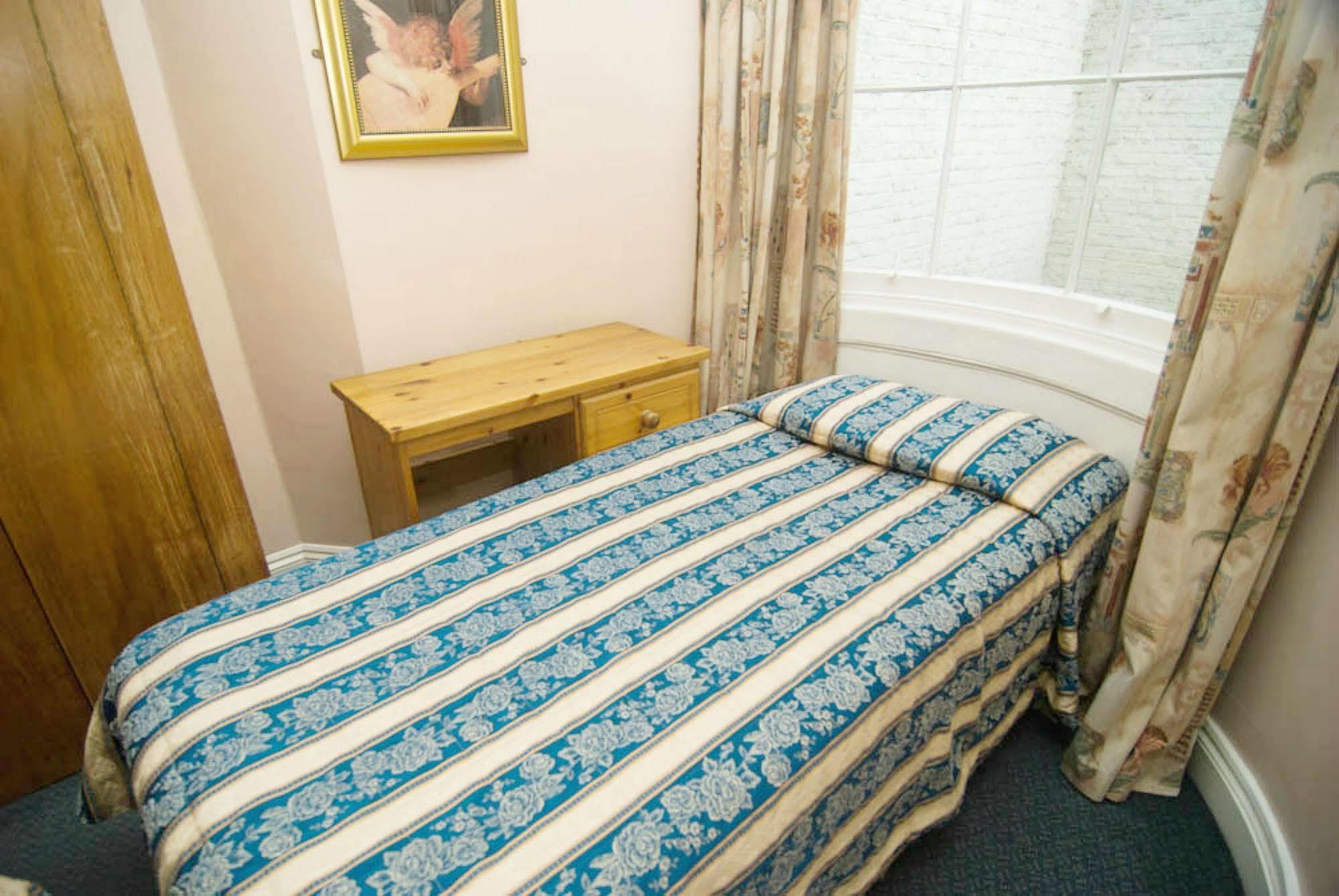 Normandie Hotel Лондон Екстериор снимка